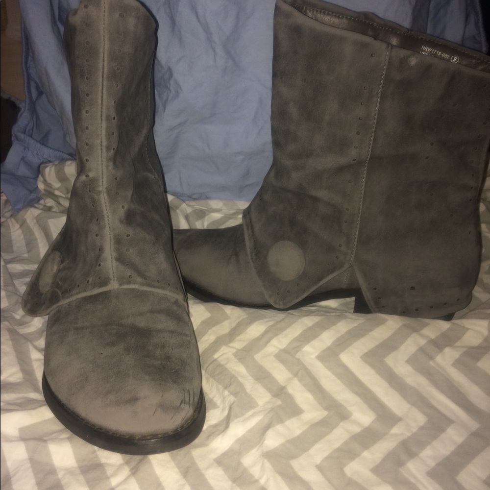 Boots - Picture 2 of 6